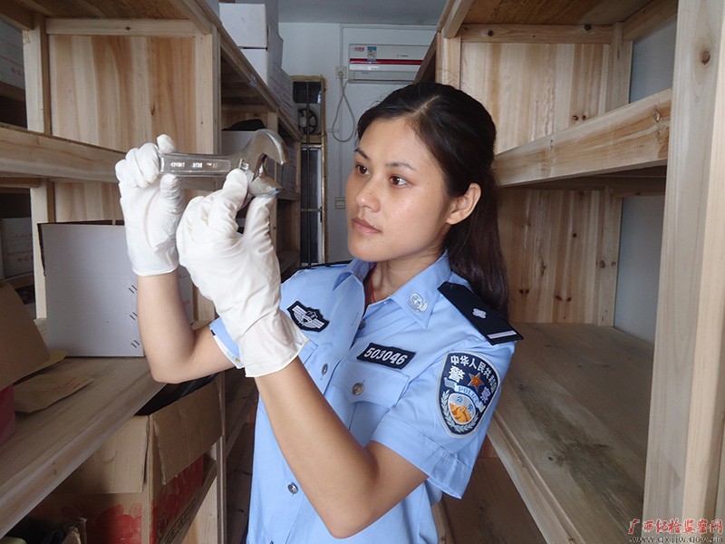 PA视讯官方网站：玉林80后女法医黄墁